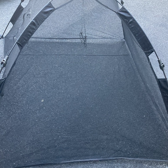 NWOT screened pet dome for indoor/outdoor use. Easy to assemble all one piece - Picture 5 of 7